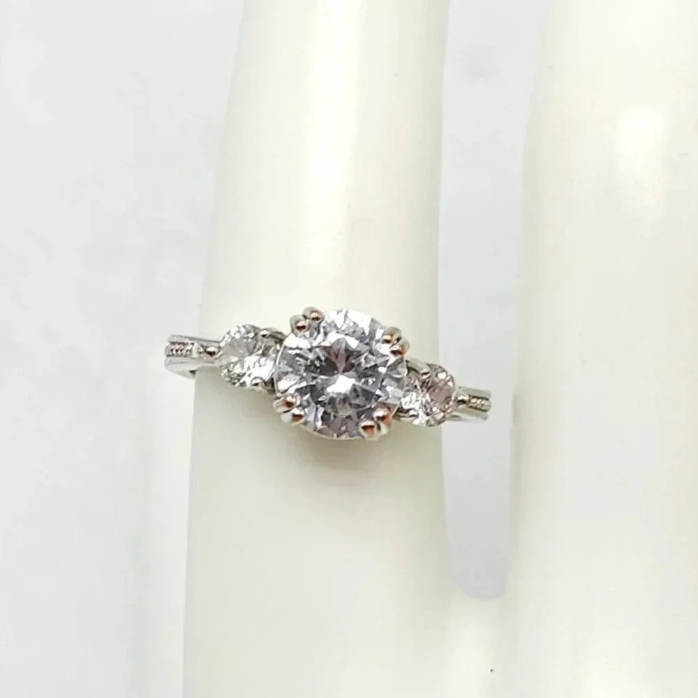 Three-Stone Setting Clear CZ Cocktail Ring Silver Tone Vintage Size 8 Heart Side